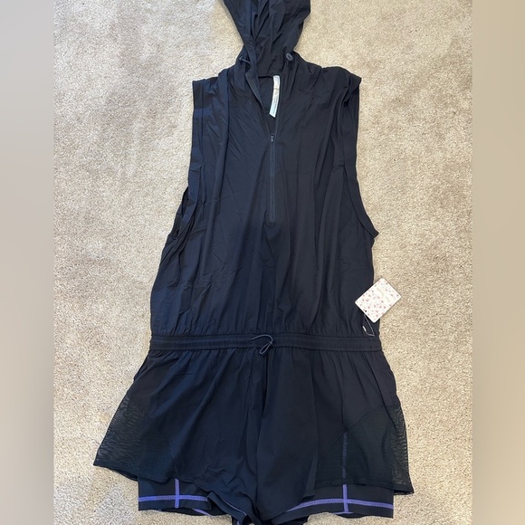 Free People Movement Going For A Runsie Romper Biker  Hood One Piece Black L NWT - Picture 4 of 5